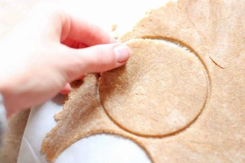 circle cut in crust dough
