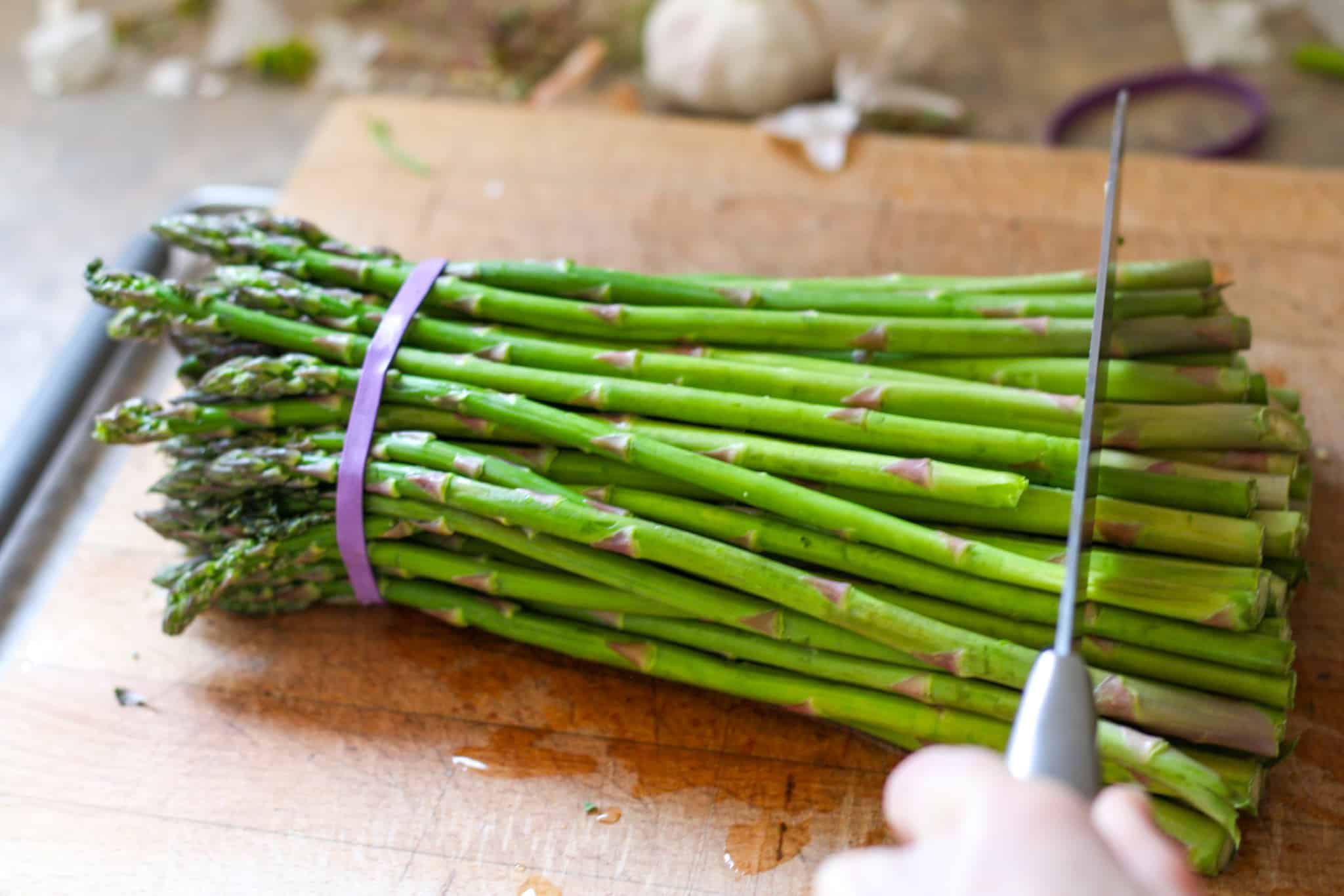 PanFried Asparagus with Garlic Easy Side Recipe The Home Intent