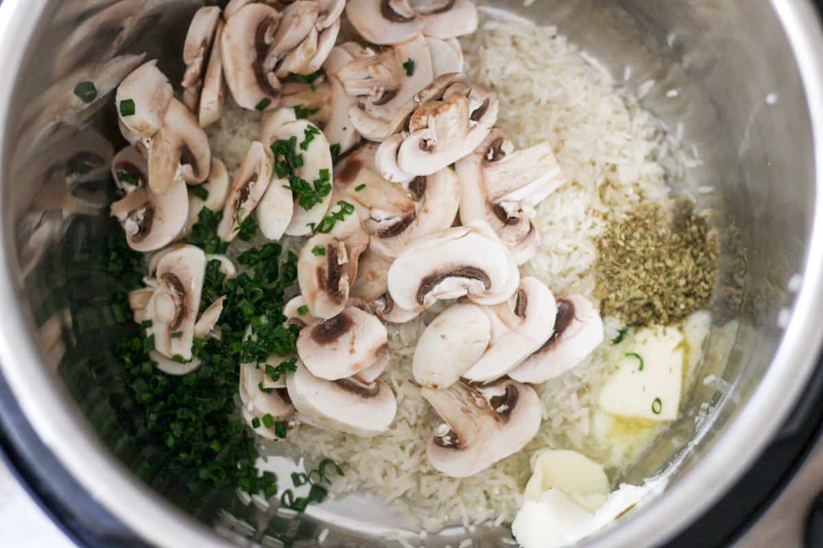mushroom rice ingredients in an instant pot