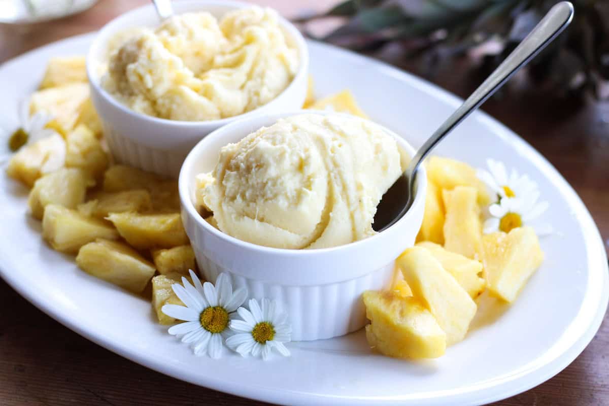 2 bowls of pineapple ice cream