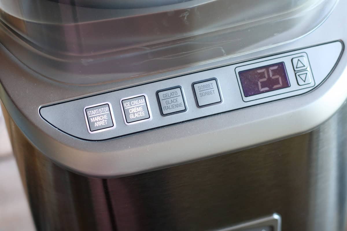 ice cream maker machine set to ice cream